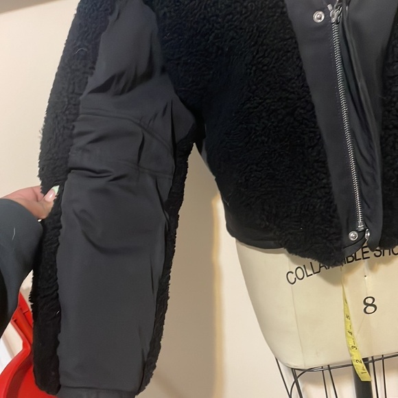 T-alexander wang
Shearling Crop Jacket BLACK - Picture 7 of 8